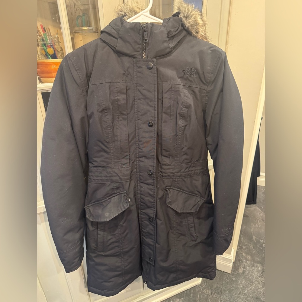 The North Face Women's Black Winter Parka